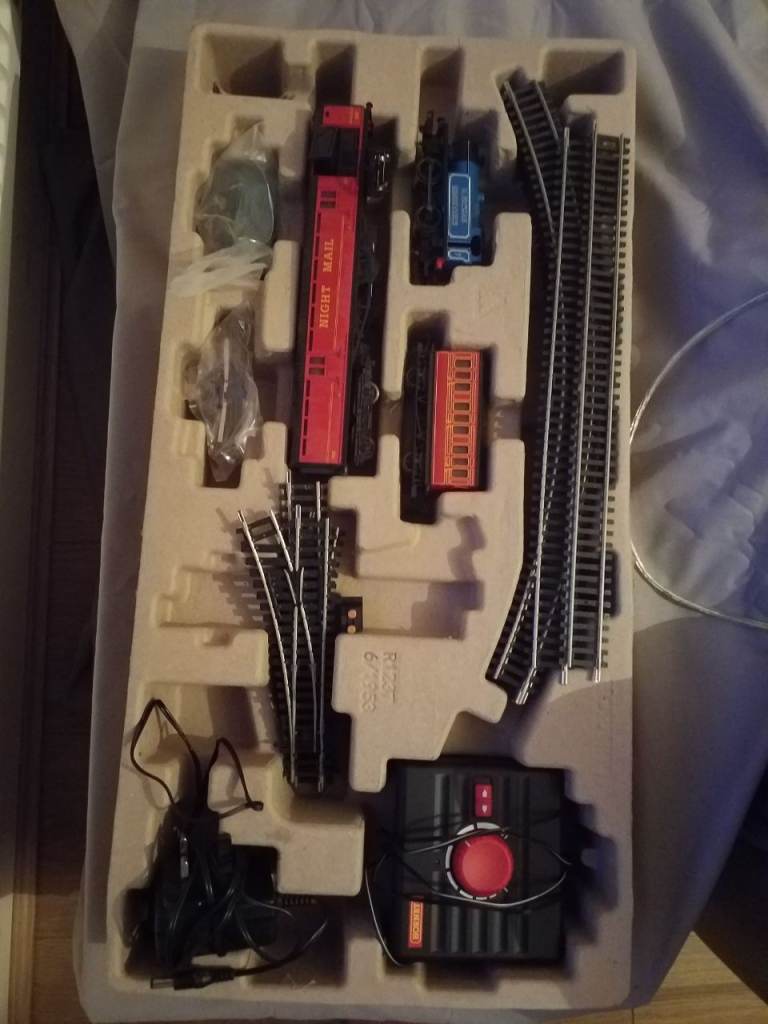Hornby Night Mail Train Set (R1237) Incomplete