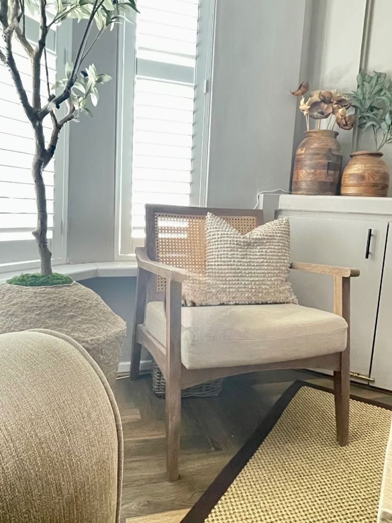 Stylish Wooden Accent Chair with Cane Detail – excellent Condition