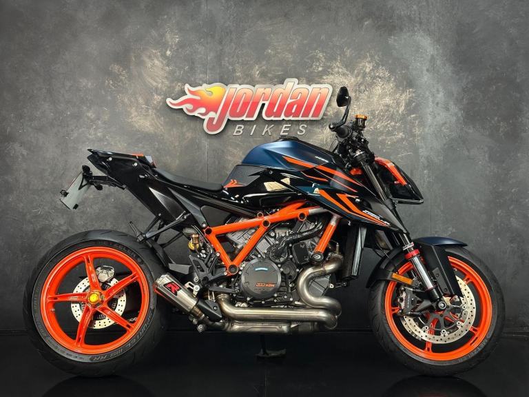 2022 KTM 1290 Super Duke R 1290 Naked Petrol Manual X-Ring Euro 5 (179 ps)