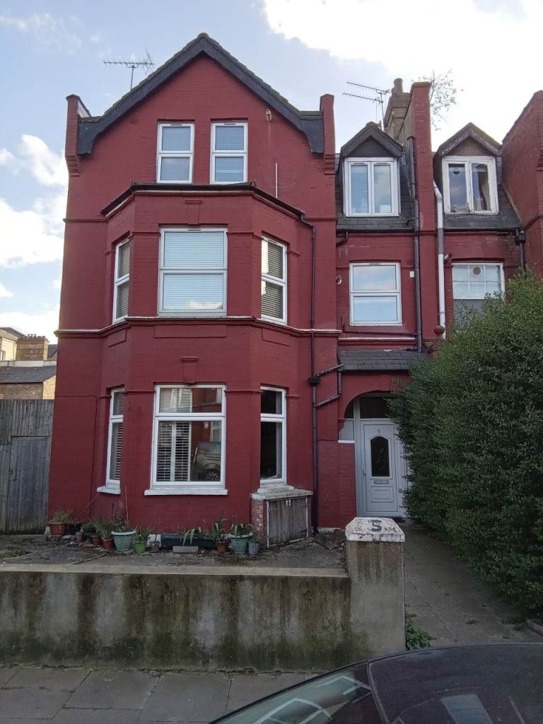 DSS ACCEPTED - Spacious 1-Bedroom Flat Available in Grove Rd, Brent, London, NW2