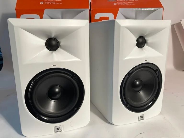 JBL LSR 305 Series 3 Active Speakers