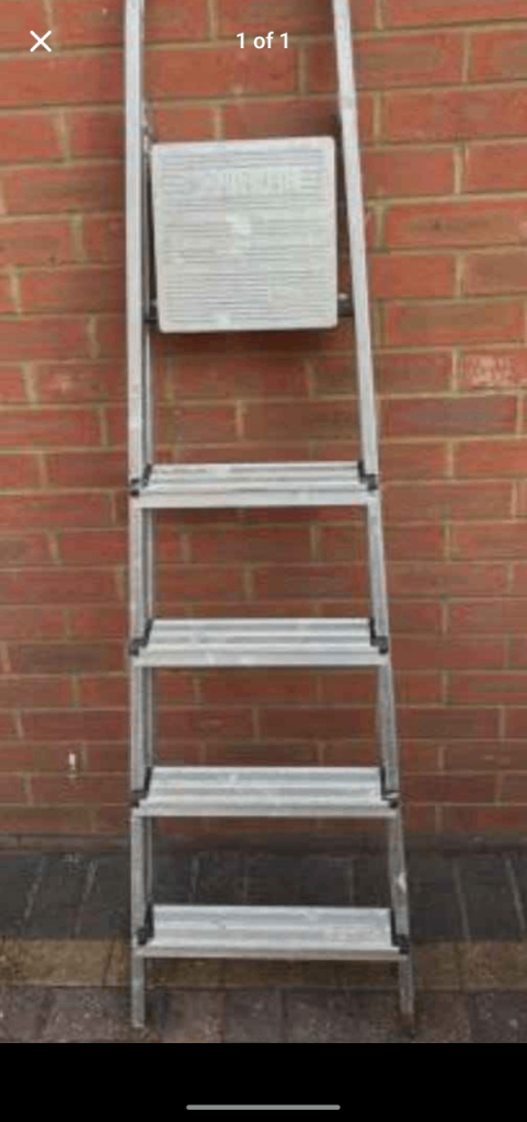 Step ladder 