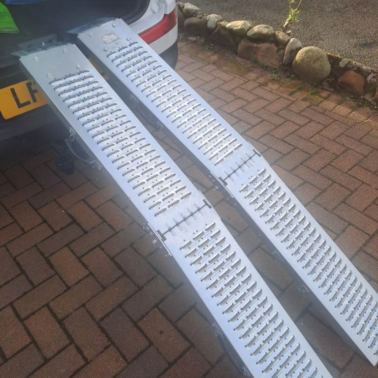 Lightweight loading ramps
