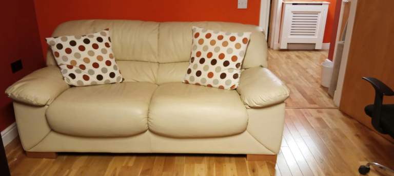 Leather sofa/chair/ puffee 