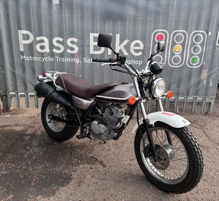 Suzuki RV 125 L0 VAN VAN 125cc Learner Legal Motorcycle - Low Miles