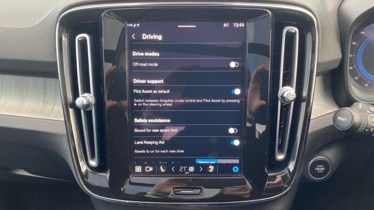 2024 Volvo XC40 2.0 B3 MHEV Ultimate SUV 5dr Petrol Hybrid DCT Auto Euro 6 (s/s) (163 ps) ESTATE ...