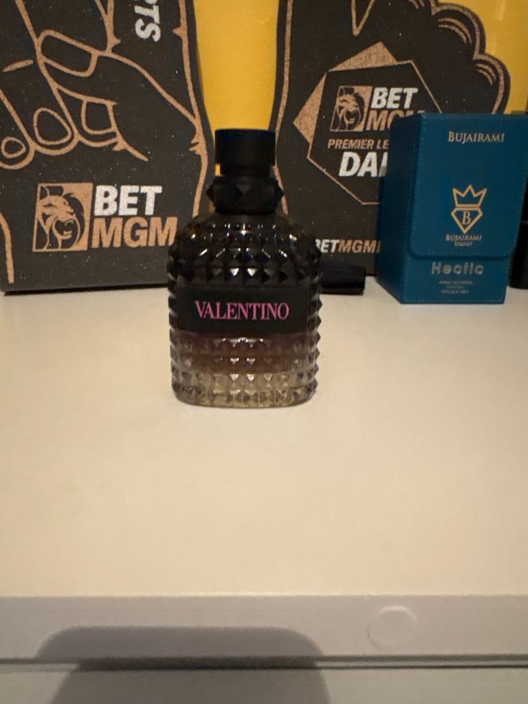 Valentino born in Roma intense 2ml sample