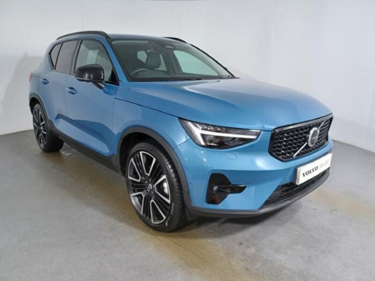 VOLVO XC40 2.0 B3P Ultra Dark 5dr Auto