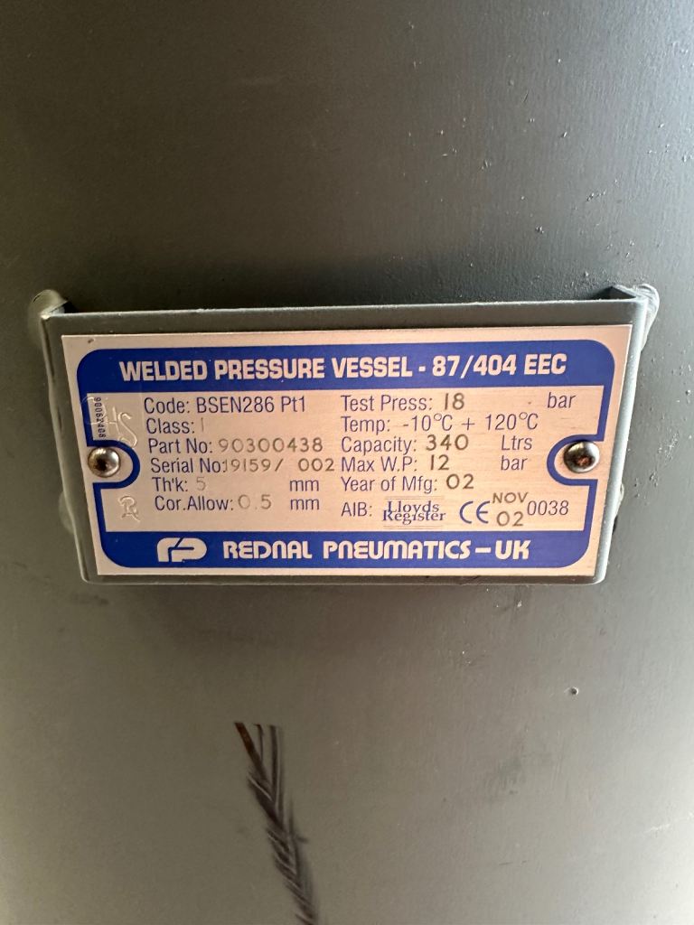 2023 Eigi EN7 Air Compressor with Drypoint Dryer and tank - Can deliver!