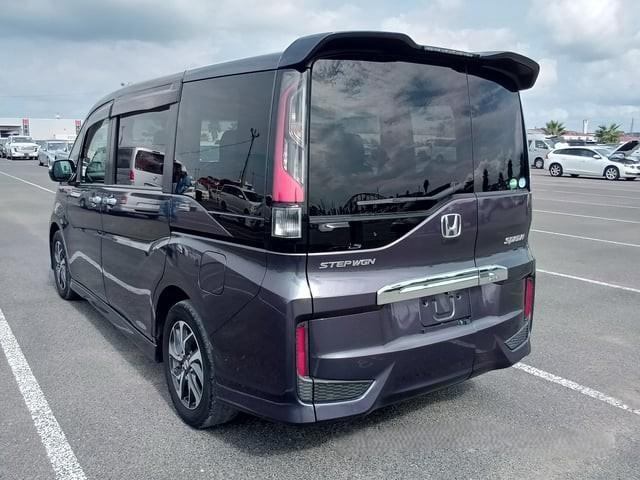 Honda stepwagon rp3 2.0 auto 8 seater waku waku japanese import 2015