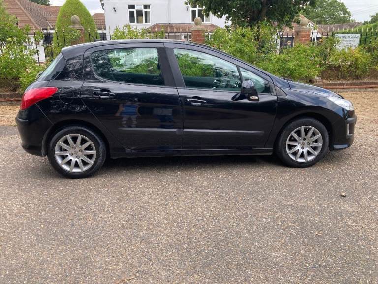 2009 PEUGEOT 308 HDI DIESEL 5 DOOR HATCHBACK , CAMBELT AND SERVICED, LONG MOT £20 ROAD TAX.