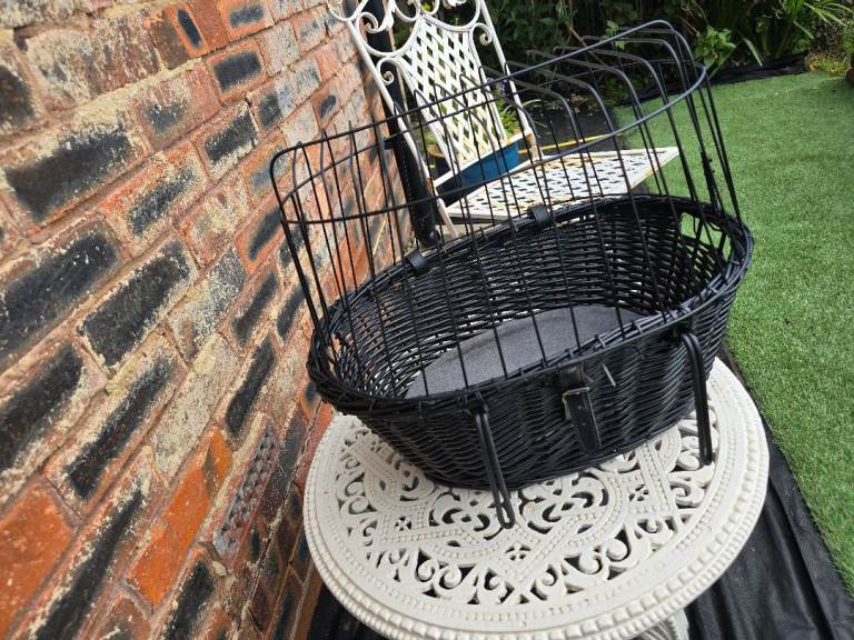 Dog basket for bicycle 