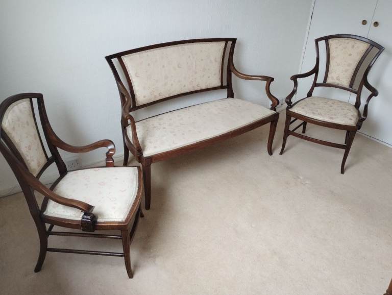 Vintage Edwardian‑Style 3‑Piece Parlour Suite – Settee & 2 Armchairs 