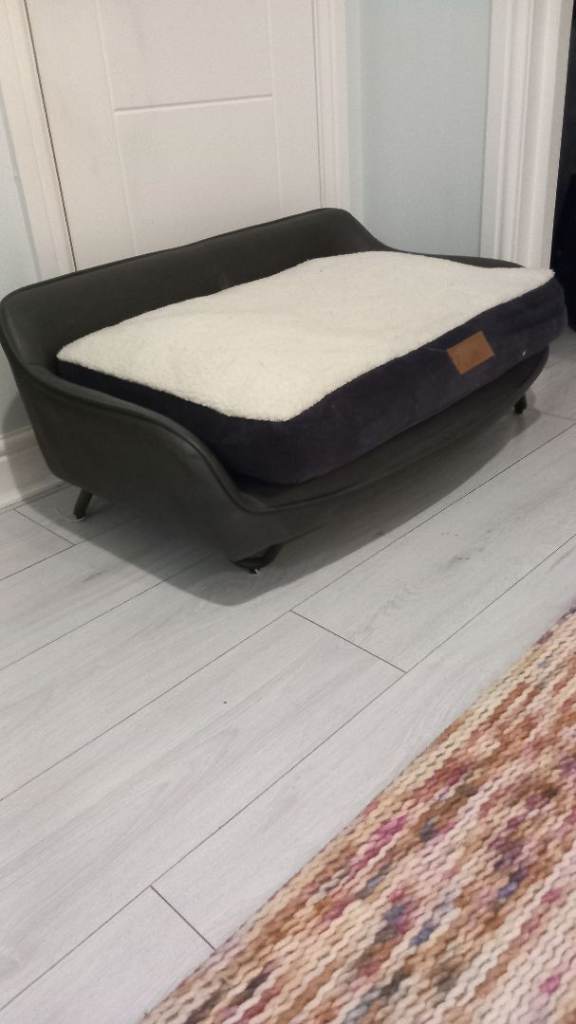 Dog bed 
