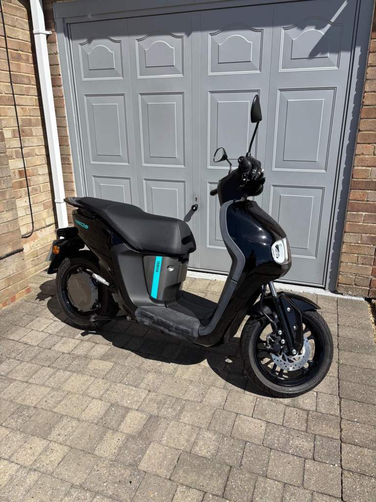 Yamaha Neos electric scooter/moped
