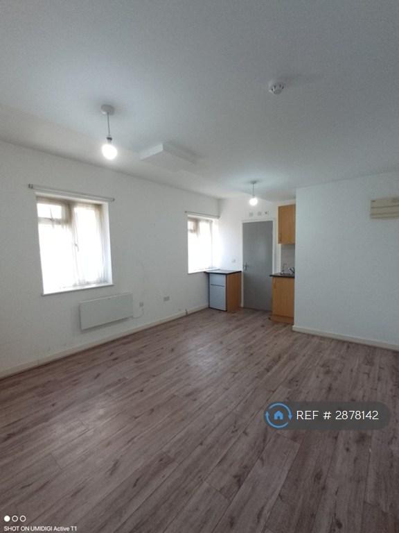 Studio flat in Firhill Road, London, SE6 (#2878142)