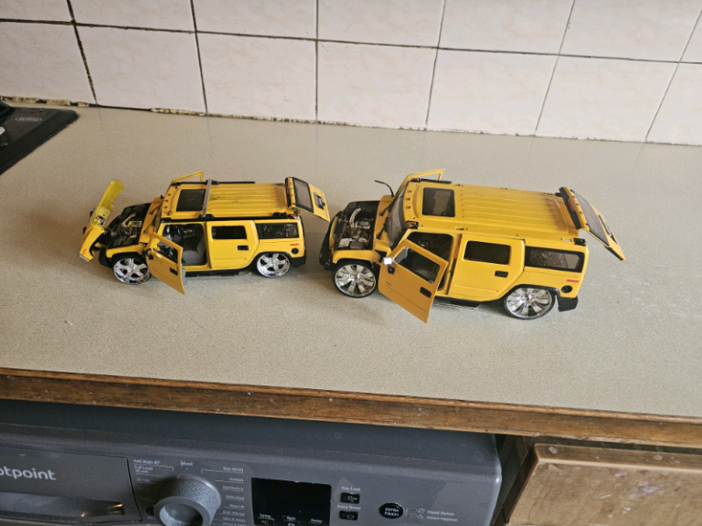 Hummer h2 1:18