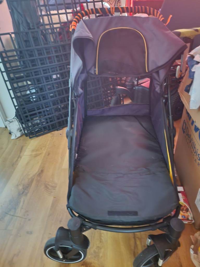 Large dog pram 