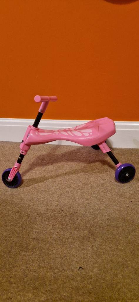 SCUTTLEBUG, BUTTERFLY. RIDE ON SCOOTER. NEW.