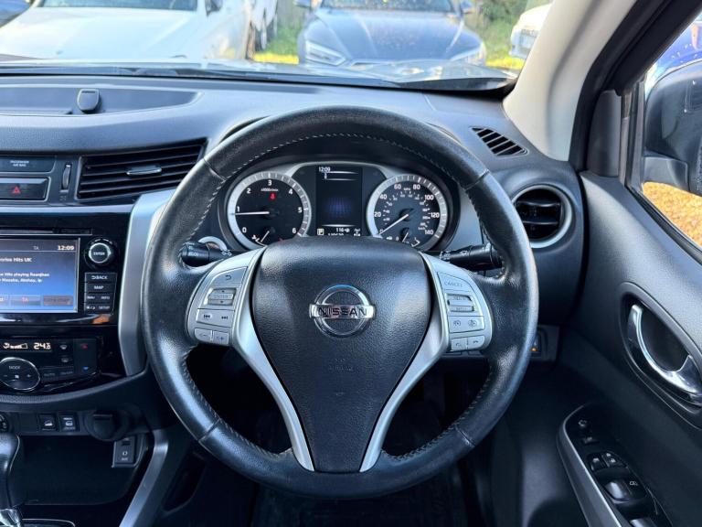2016 Nissan Navara 2.3 dCi Tekna Auto 4WD Euro 5 4dr PICK UP Diesel Automatic