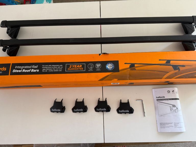 Halfords universal Integrated Rail Steel Roof Bars – Set I1 – £45