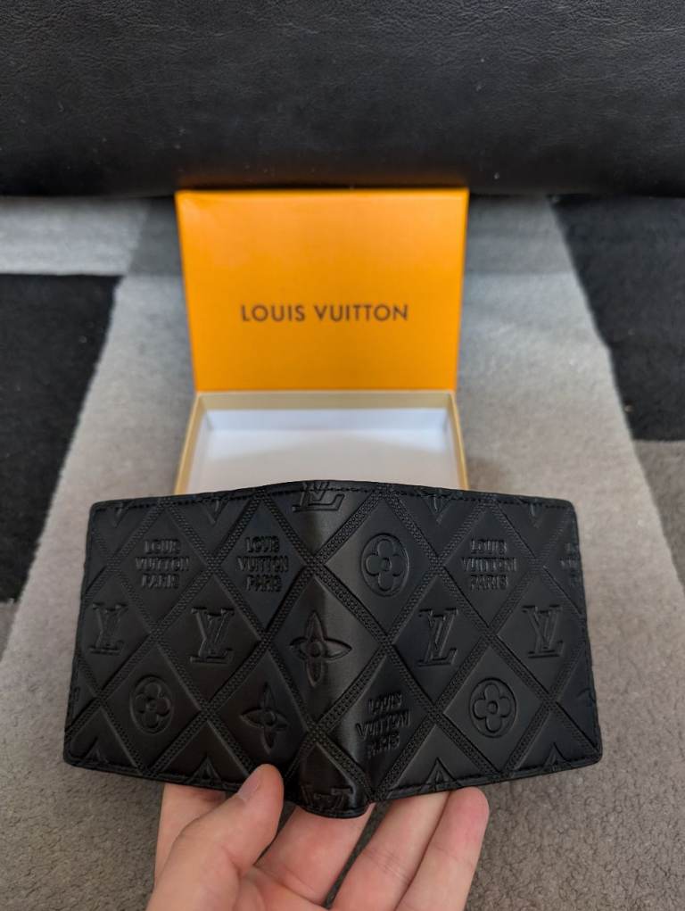 Louis Vuitton Black Leather Wallet – As Good As New