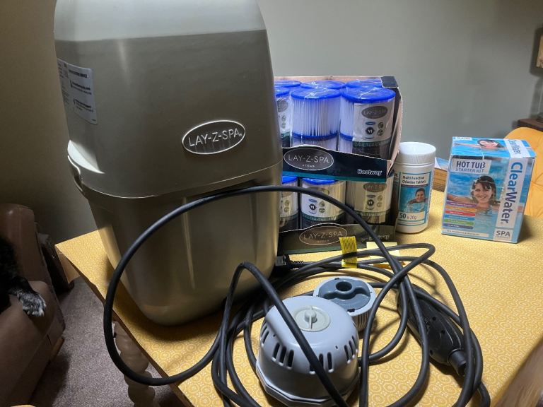 Lay Z Spa Products Hot Tub and Heat Pump