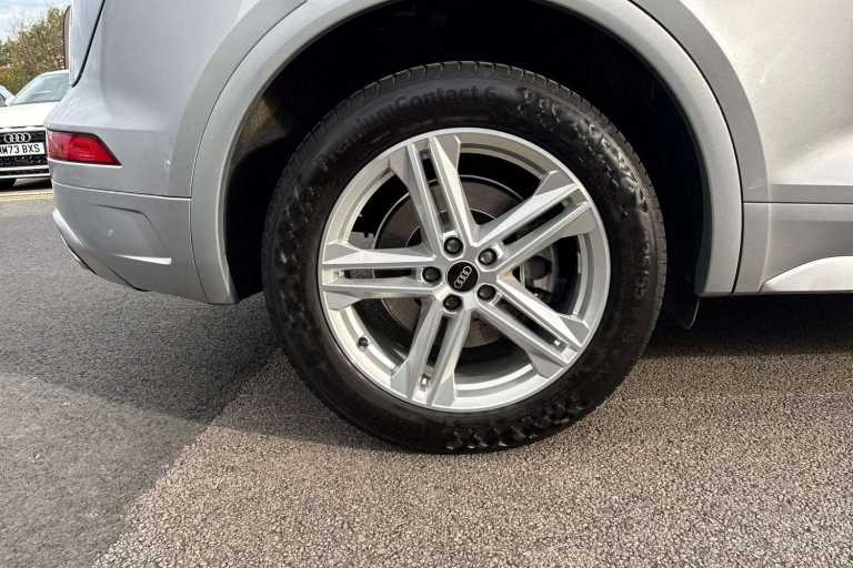 2022 Audi Q5 40 TDI Quattro S Line 5dr S Tronic SUV Diesel Automatic