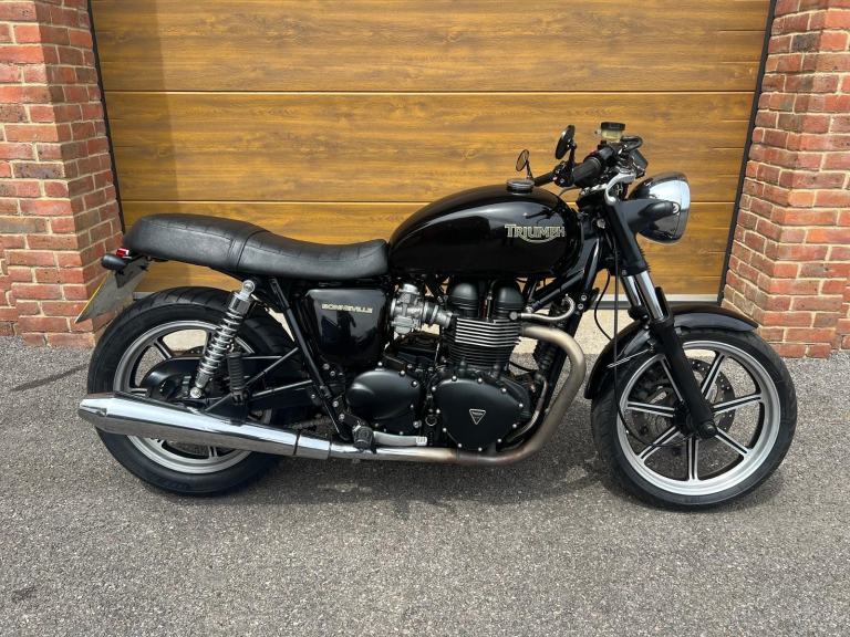 2009/09 Triumph Bonneville 865 with 10,300m in Black