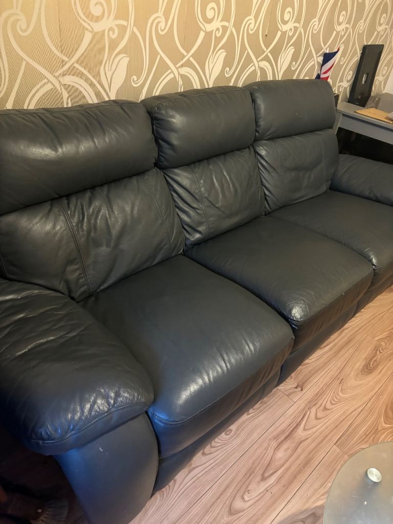 Recliner sofa 