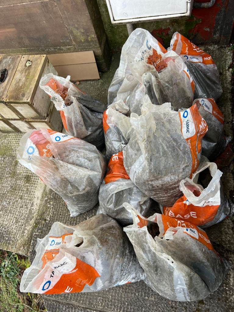 FREE SOIL AND RUBBLE  BAGGED FOR UPLIFT