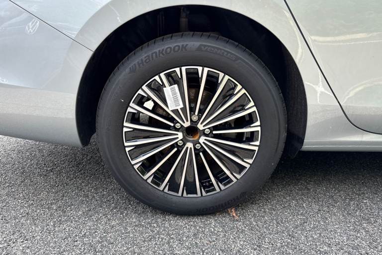 2025 Volkswagen Passat 1.5 eTSI MHEV Elegance DSG Euro 6 (s/s) 5dr Estate Automatic