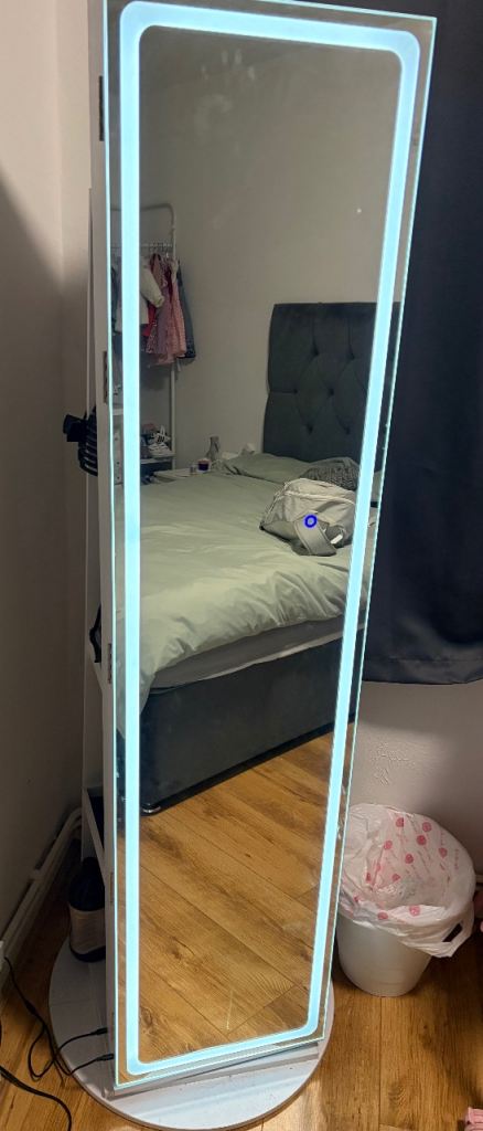 Jewellery Storage Organiser with LEDs mirror