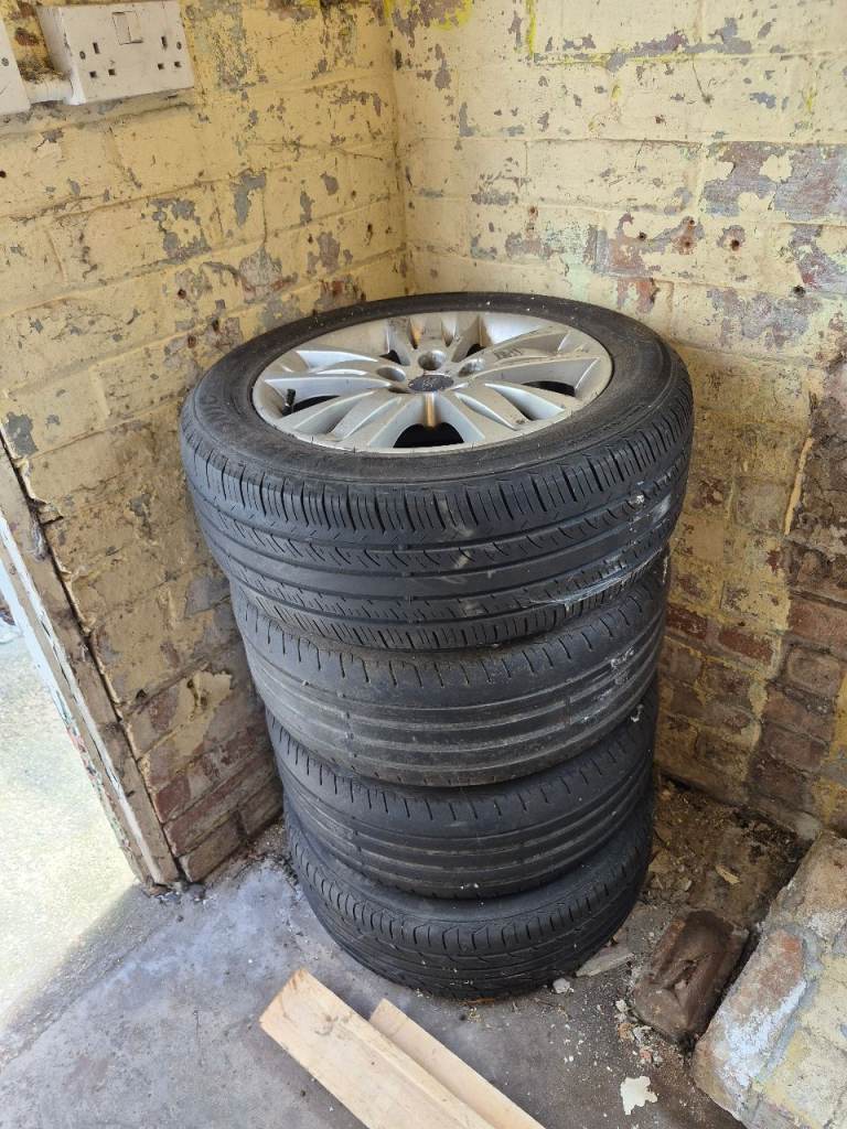 Set of four FORD 16" Alloy wheels with tyres on, 215/55/16