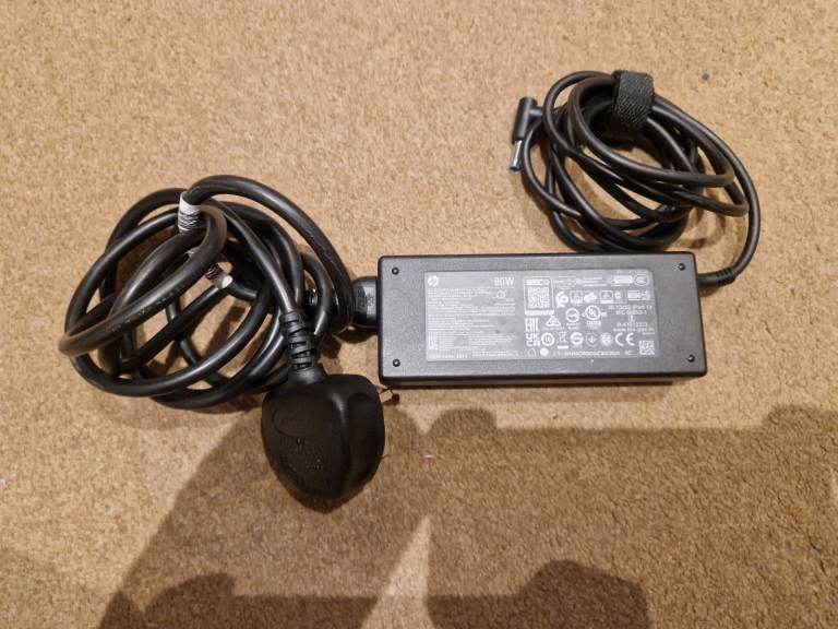Genuine Original HP TPN-CA18 90W Laptop Power Supply