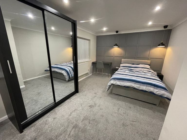 Double Room | Prime Ashton Town Centre Location | Bills Included