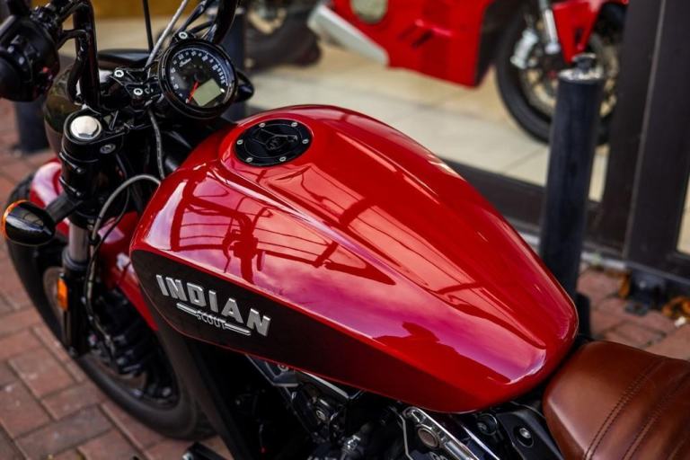 Indian Scout BOBBER ! LOW MILES ! EXTRAS ! STUNNING