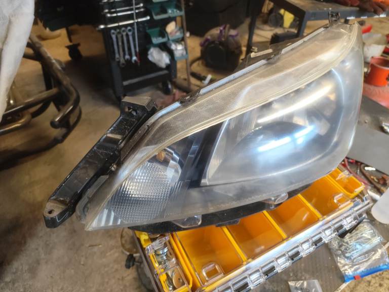 NV200 headlight N/S (passenger)