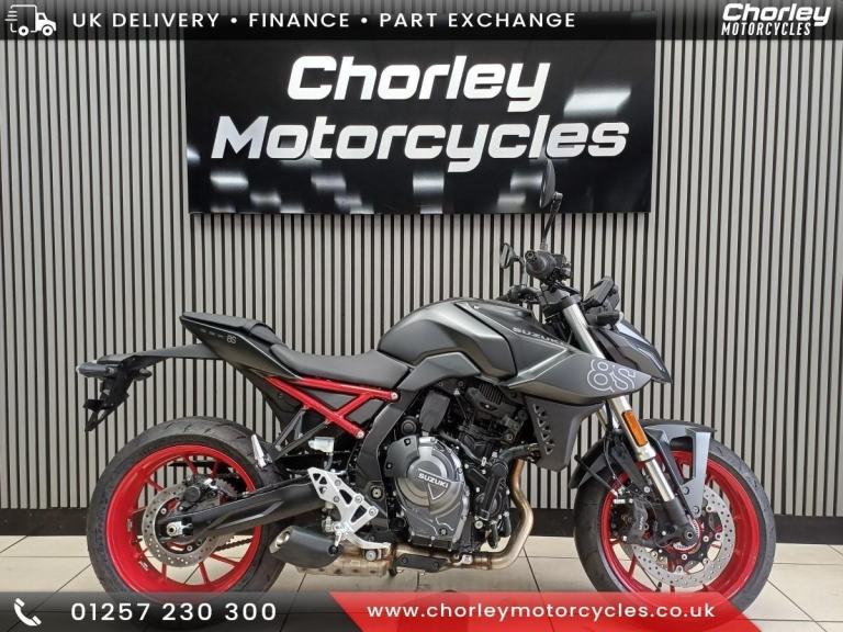 SUZUKI GSX-8S ***SAVE £1100 ON THIS MODEL***