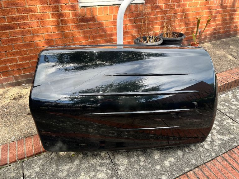 Roof box