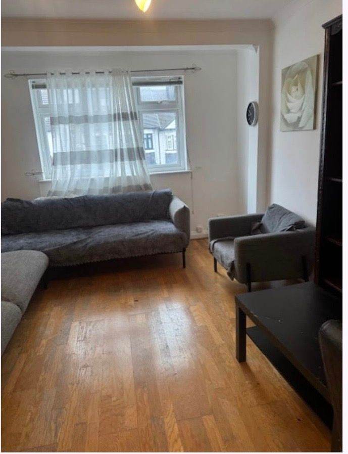 one bedroom flat to rent Preston Road