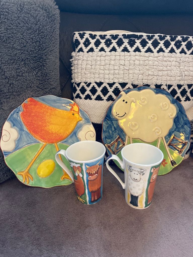 Vintage marks and Spencer decorative country plates cup  