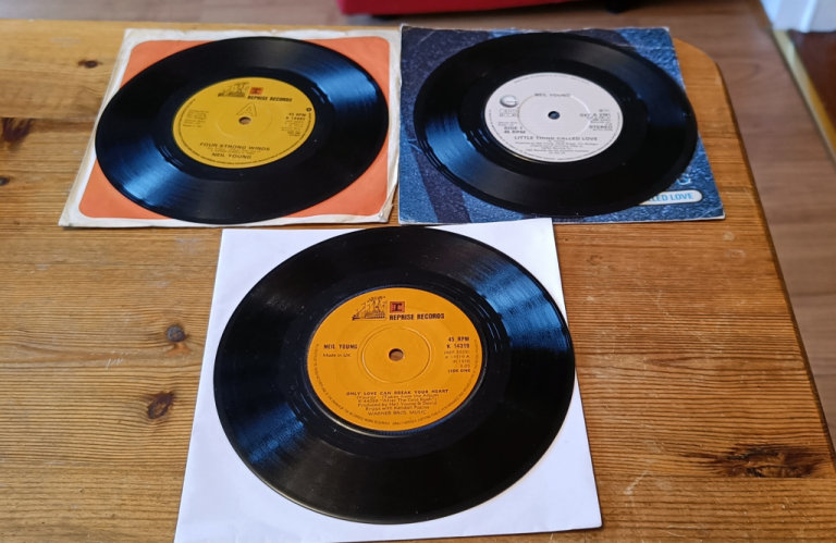 Vinyl singles Neil Young x 3. All v.g.
