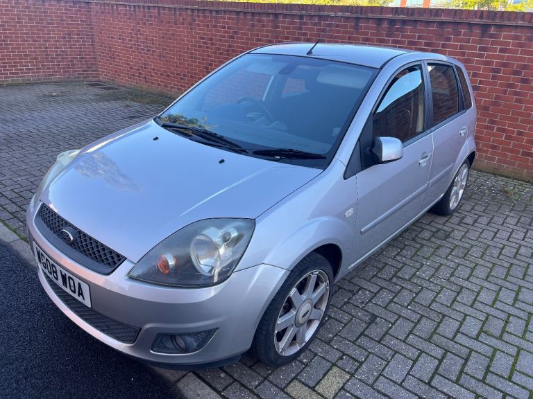 Ford Fiesta zetec Blue Climate 1.25