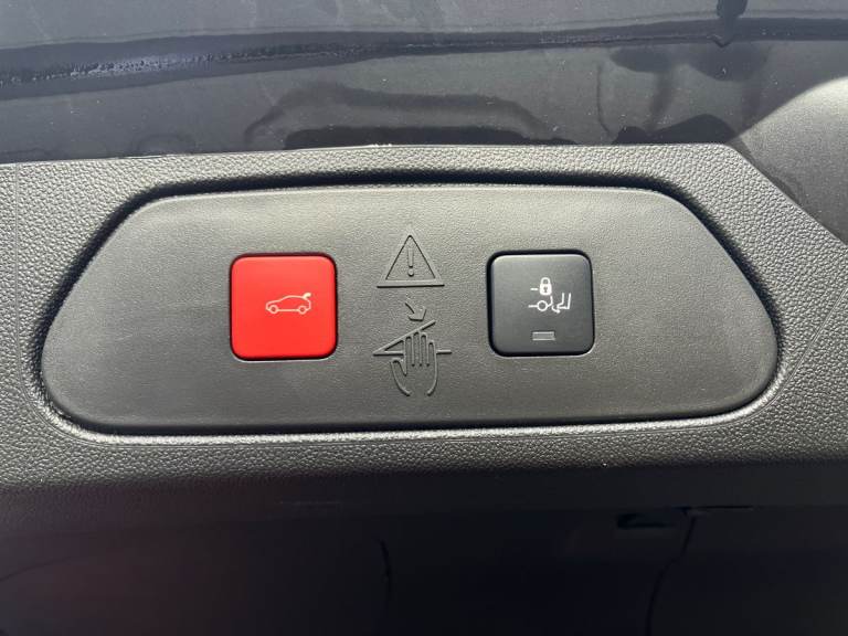 2023 Vauxhall Grandland 1.2 Turbo Ultimate 5dr Hatchback PETROL Manual