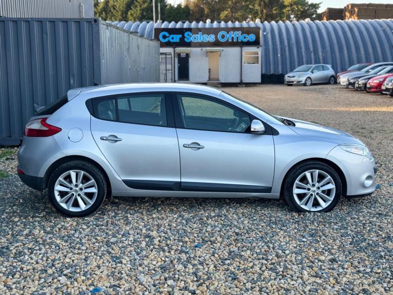 2009 Renault Megane 1.9 dCi Privilege Euro 4 5dr HATCHBACK Diesel Manual
