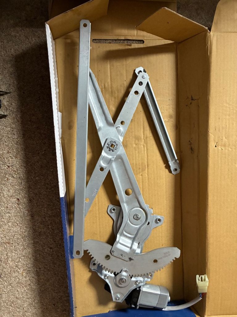 Suzuki Swift 08 Window Regulator with motor