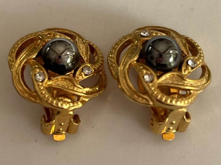 Vintage Faux Hematite Clip-On Earrings Gold Tone Rhinestone Retro Statement Jewellery