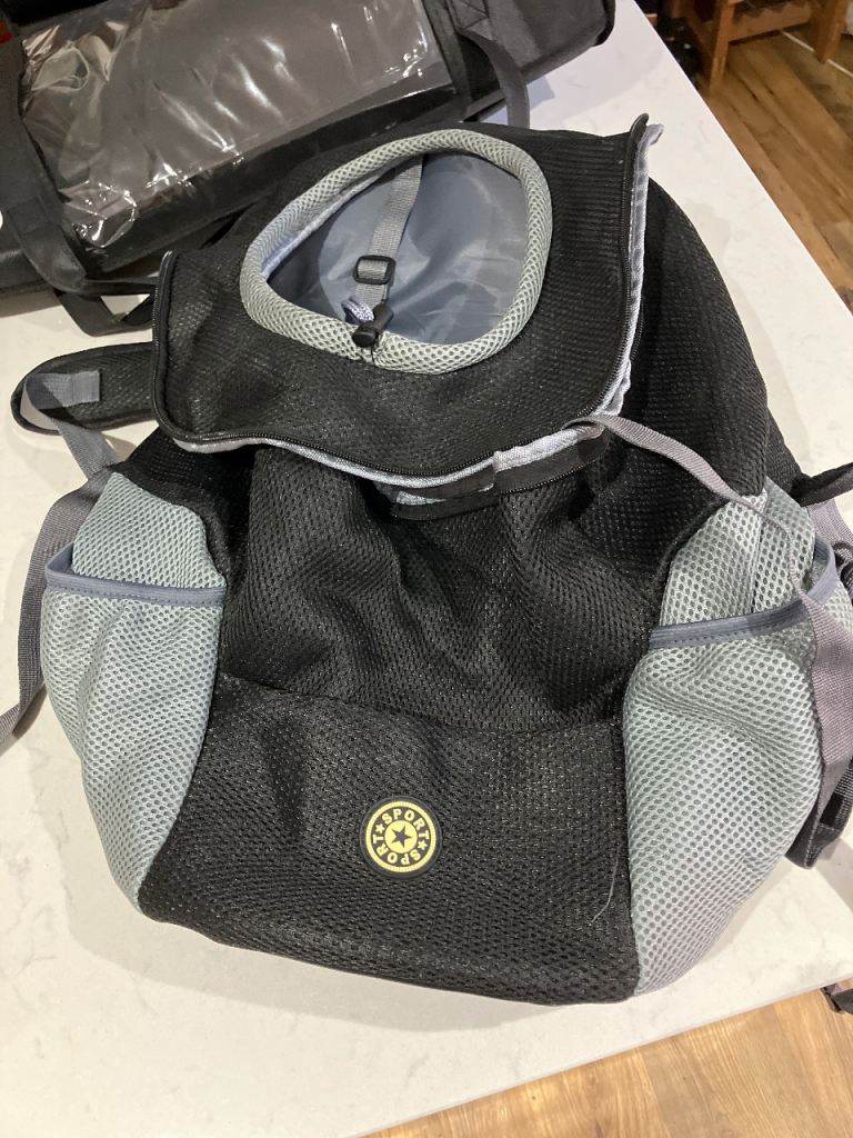 Dog carrier backpack 