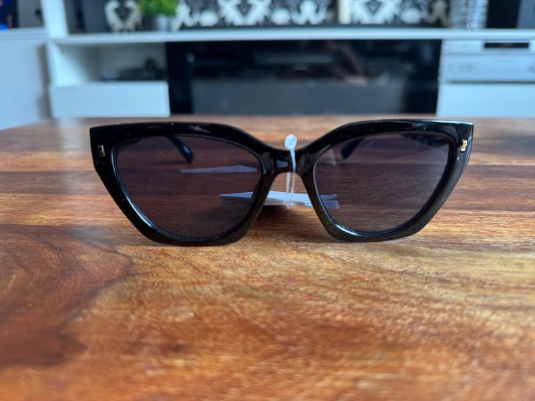 Avon Embellished Cat Eye Ladies UV400 summer sunglasses